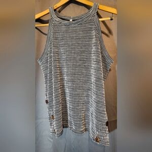 Hanger 55 Women's Black and White Checkered Top Size L